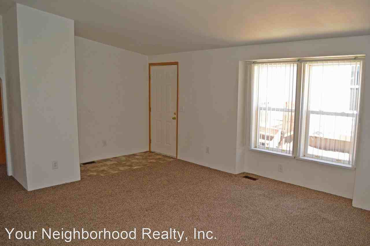 325 E Galena - Photo 2 of 5