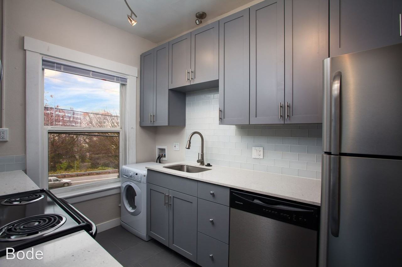 304 E Olive Place - Photo 2 of 24