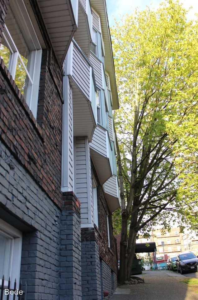 304 E Olive Place - Photo 3 of 24