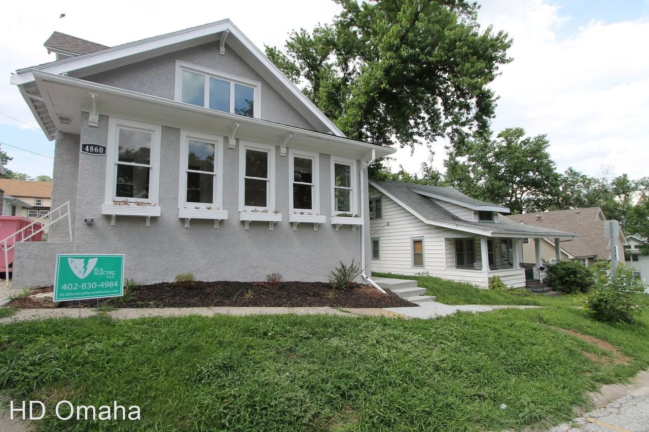 4860 Burt St - Photo 2 of 10
