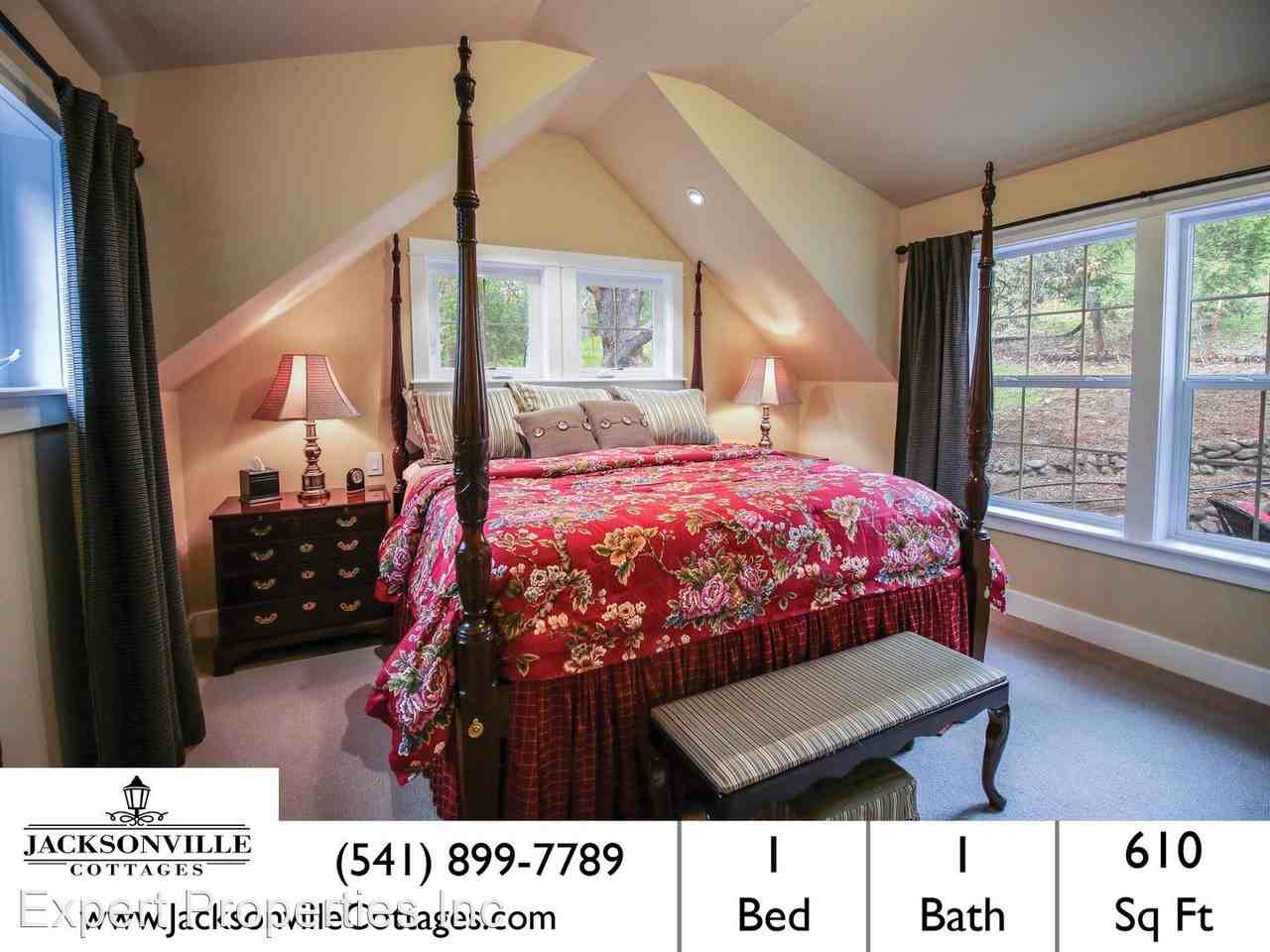 375 375 W Elm St - Elm St Cottage - Photo 3 of 24