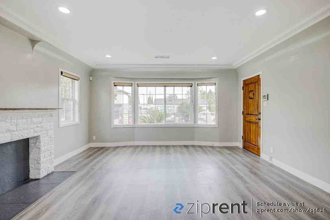 2847 Rosanna St - Photo 2 of 17