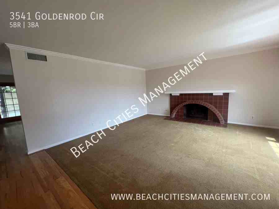 3541 Goldenrod Cir - Photo 3 of 50