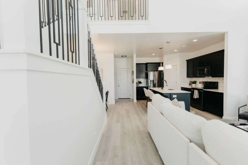 2050 Nw - Photo 3 of 25