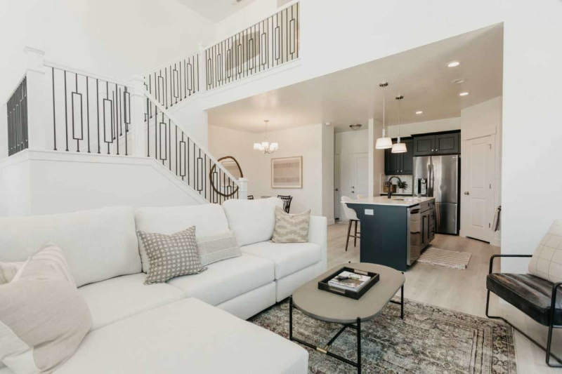 2050 Nw - Photo 2 of 27