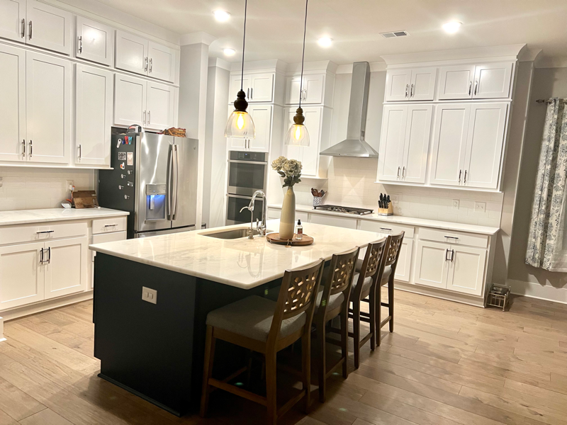 120 Martins Point Dr - Photo 2 of 9