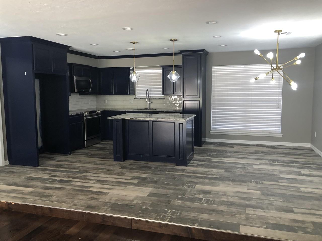 8312 Nw 117th St #1 - Photo 4 of 20