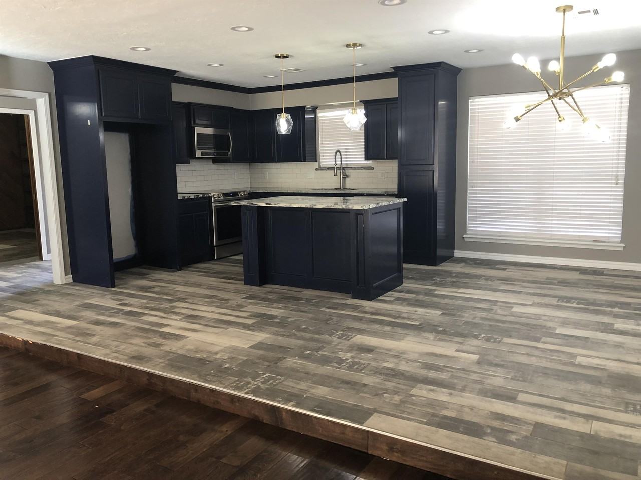 8312 Nw 117th St #1 - Photo 5 of 20