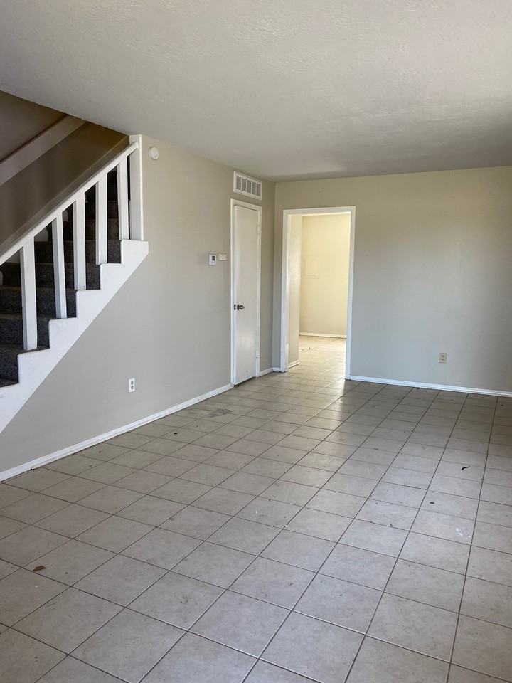 1018 E Main St #1 - Photo 2 of 20