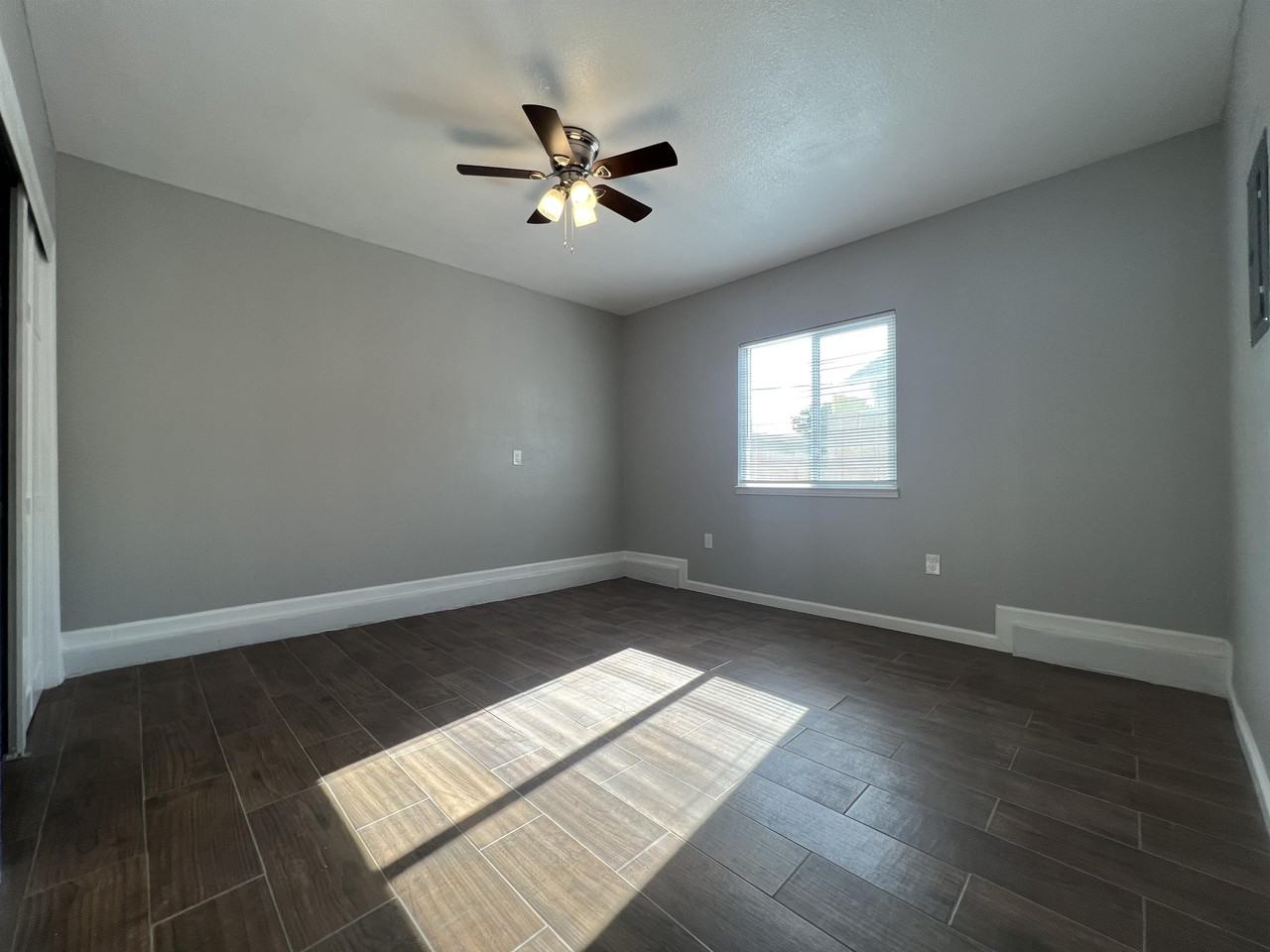 26204 Underwood Ave #1 - Photo 6 of 10