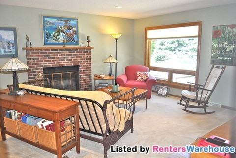 704 Meadow View Dr - Photo 2 of 15