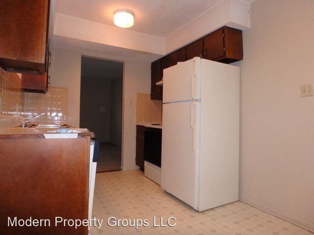 920 Texas Ave - Photo 2 of 13