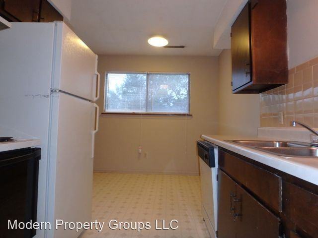 920 Texas Ave - Photo 3 of 13