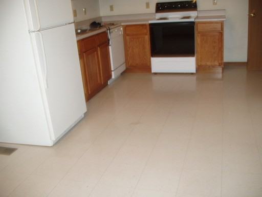 225 Center Dr - Photo 2 of 12