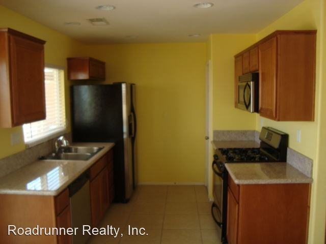 5165 Verenda Ave - Photo 3 of 12