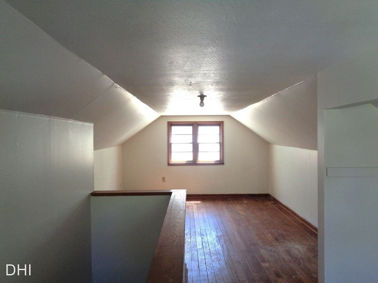 300 S 40th St - Photo 2 of 10