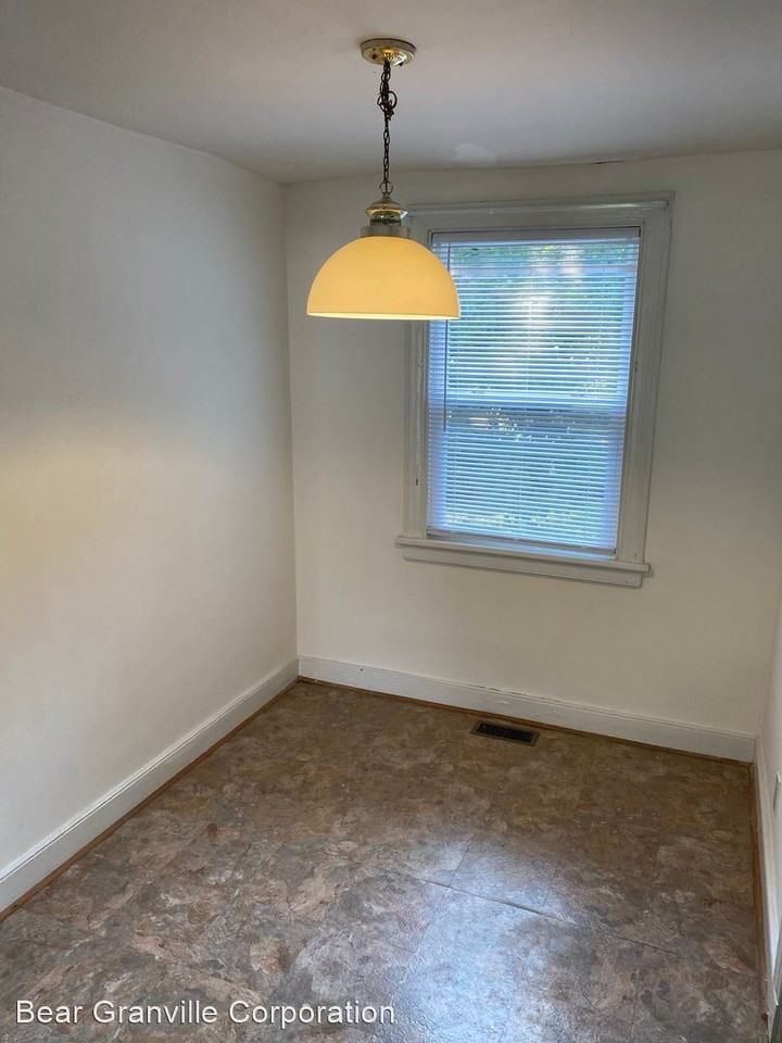 1509 Georgia Ave - Photo 3 of 12