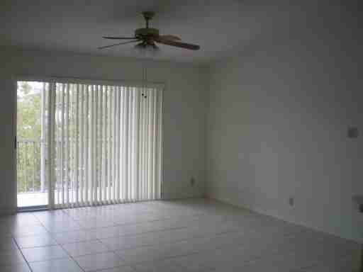 2508 SE Anchorage Cove - Photo 3 of 6