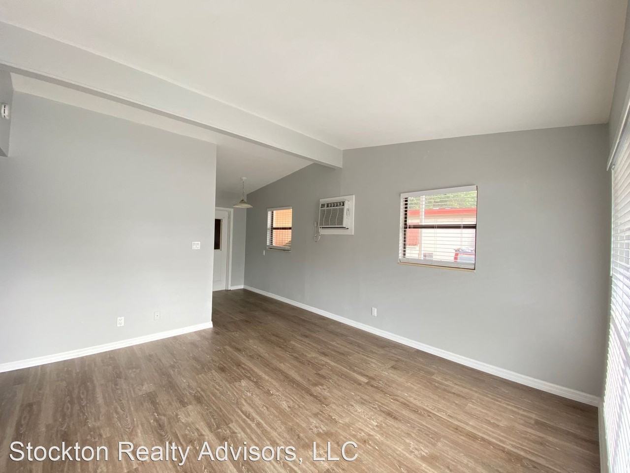 410 E Cornelius Cir - Photo 3 of 19