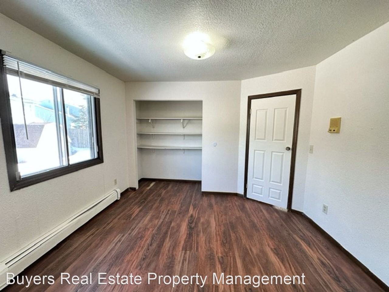 8601 Moss Court - Photo 2 of 28