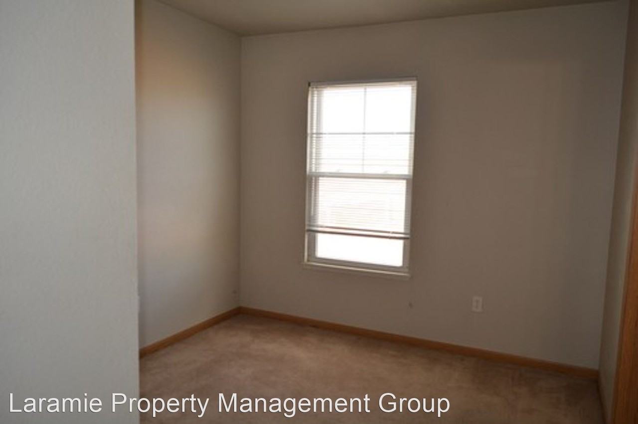 415 Mitchell St - Photo 2 of 8