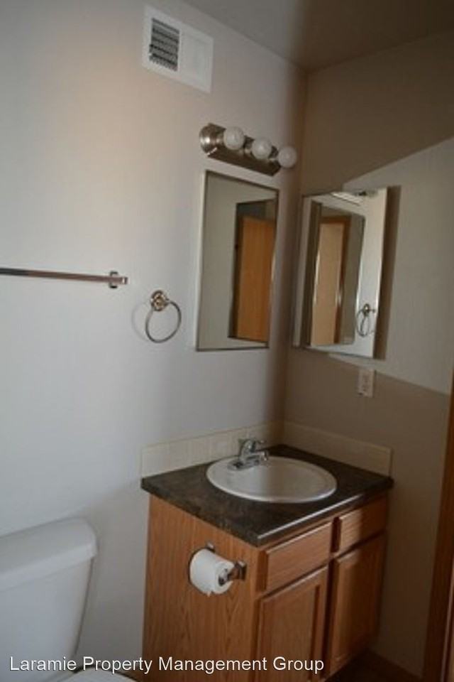 415 Mitchell St - Photo 3 of 8