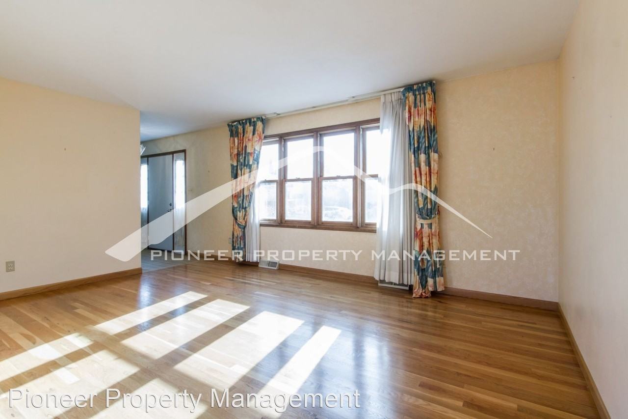 9291 W Jewell Pl - Photo 2 of 16