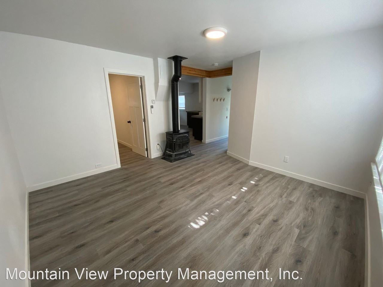 240 Nw Wall St - Photo 2 of 18