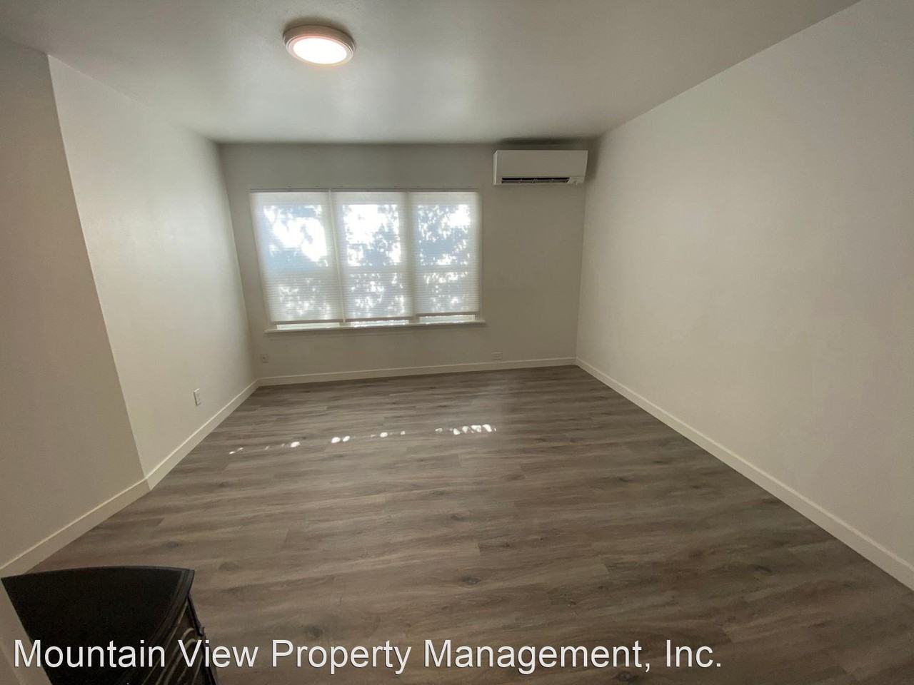 240 Nw Wall St - Photo 3 of 18