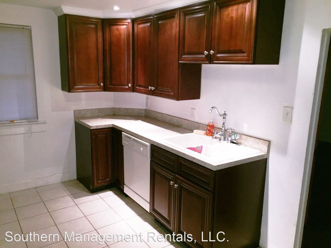 40 W Main St - Photo 2 of 5