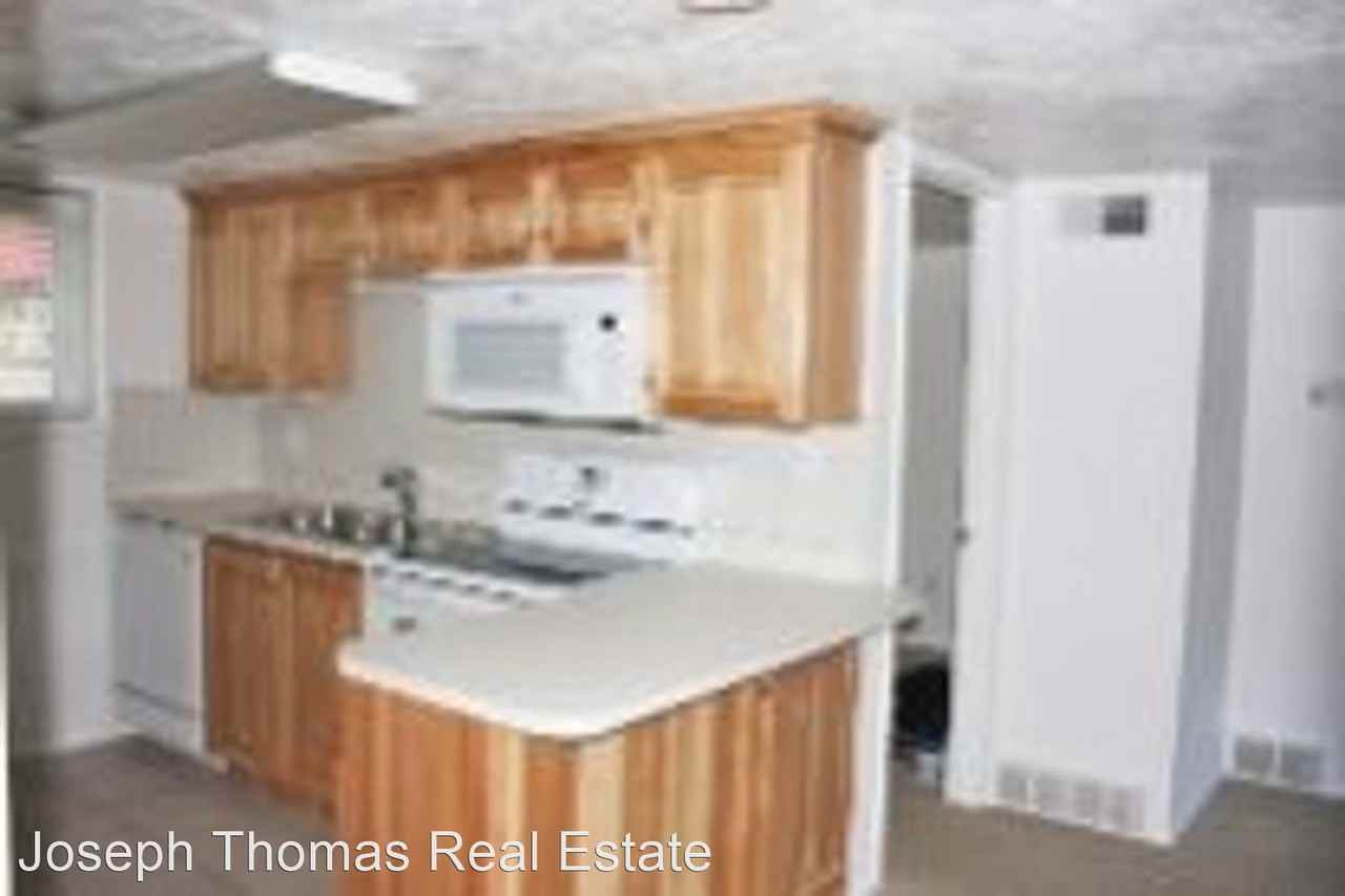 470/472 N 500 E - Photo 3 of 17