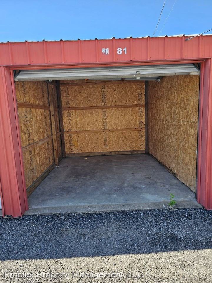 16720 Oak Ridge Rd - Photo 2 of 3