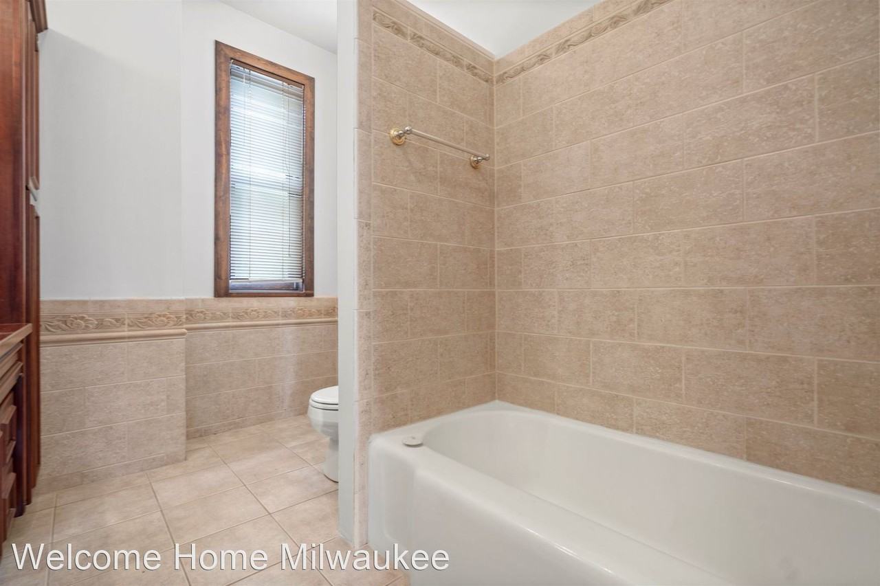 2052 N 1st Street - Photo 2 of 23