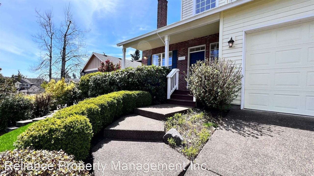 19857 Bennington Ct - Photo 2 of 50