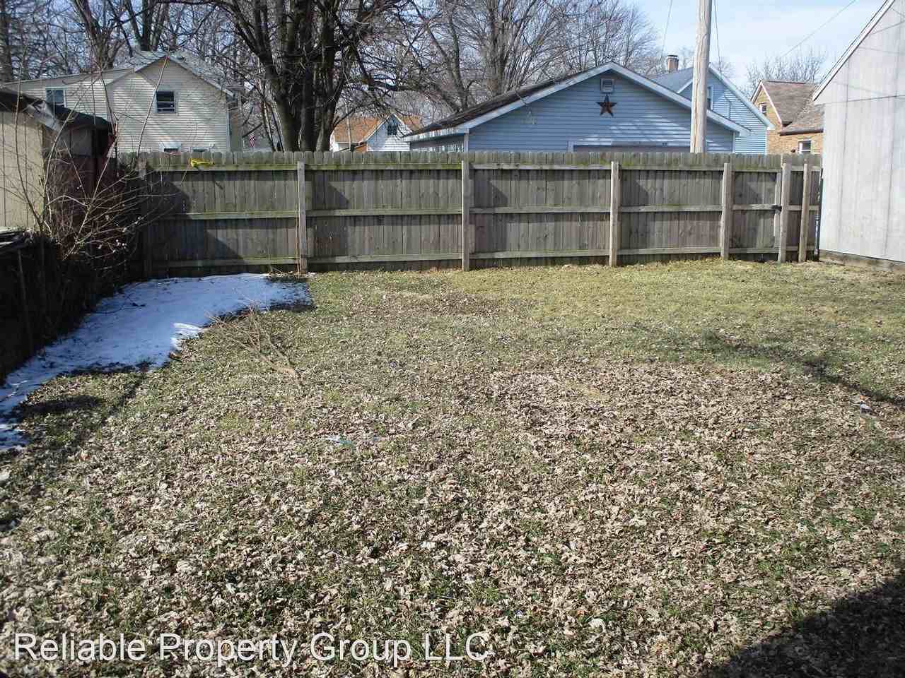 1025 Franklin Ave - Photo 2 of 15