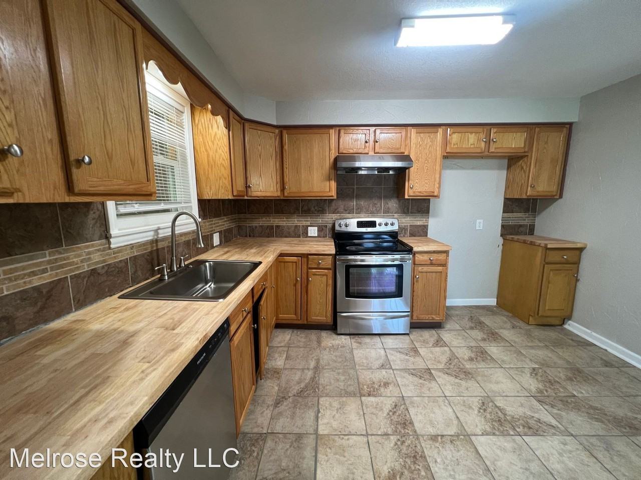 1520 N Pennsylvania Ave - Photo 3 of 35