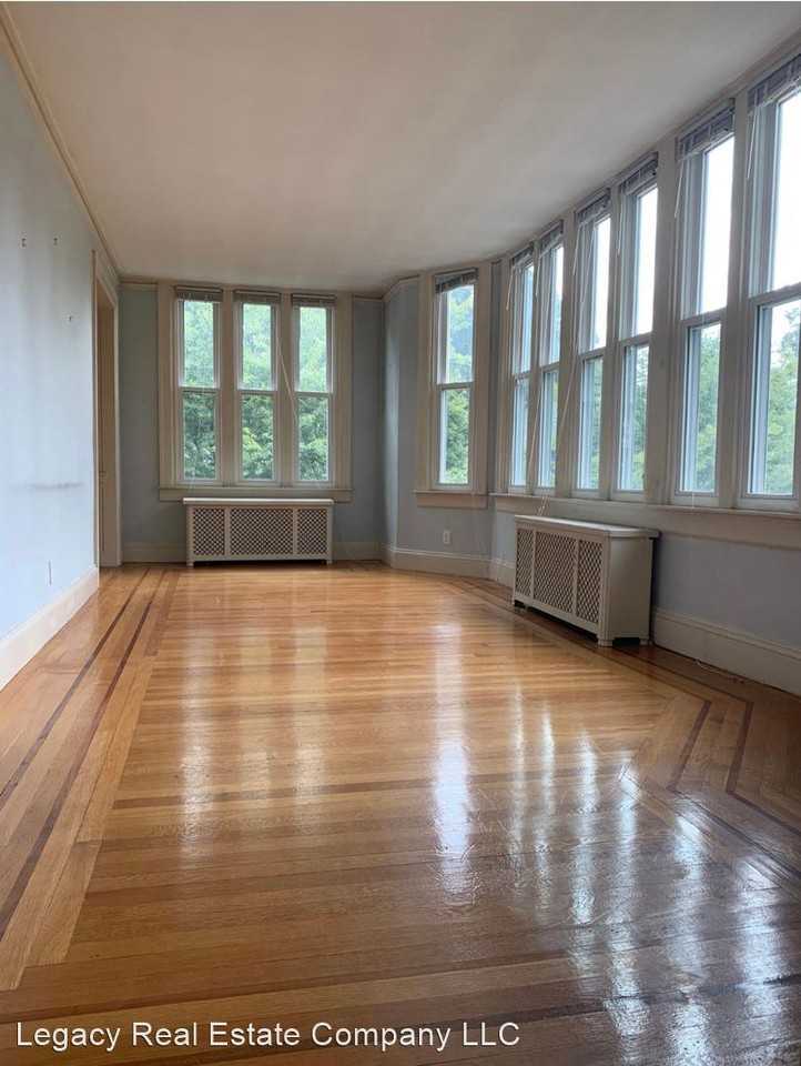 234 Irving Avenue - Photo 2 of 11