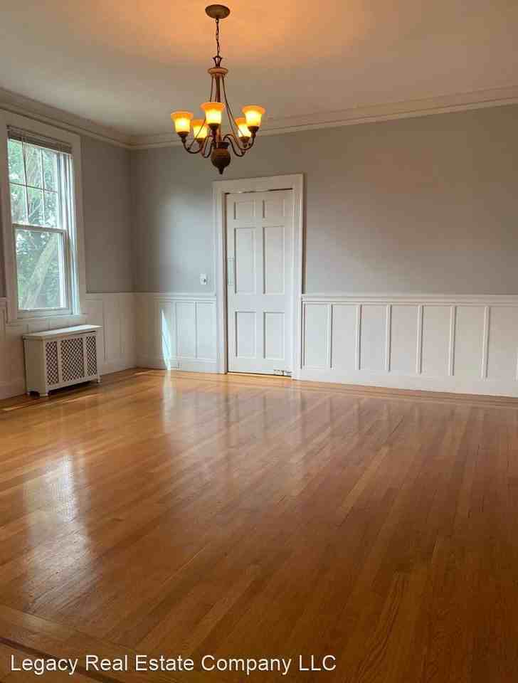 234 Irving Avenue - Photo 3 of 11