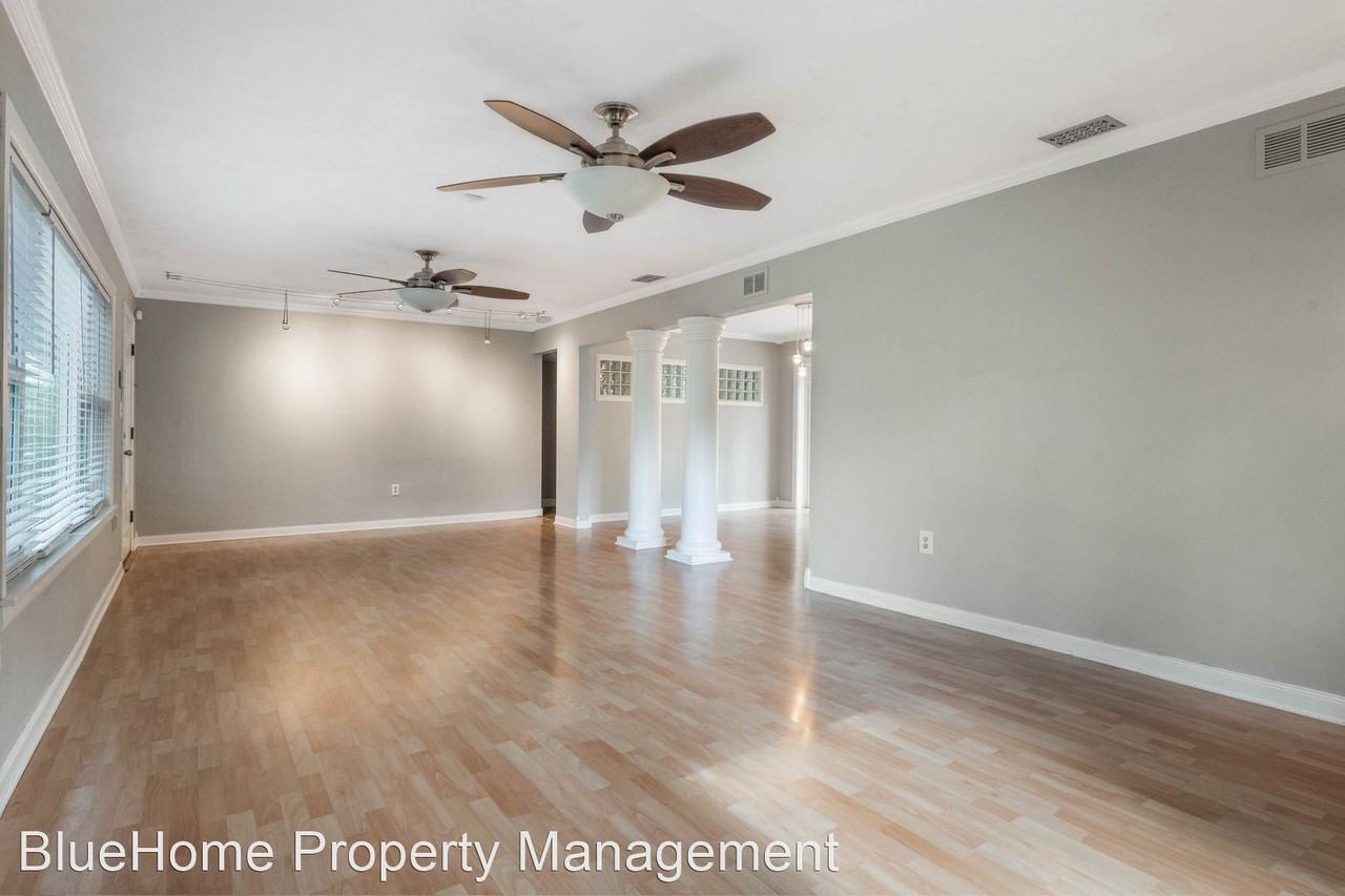 1207 Briercliff Dr - Photo 3 of 17