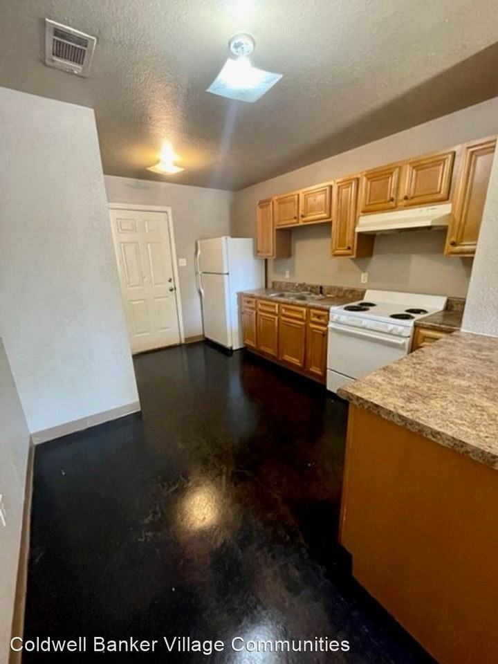 310 Liberty St #B - Photo 2 of 12