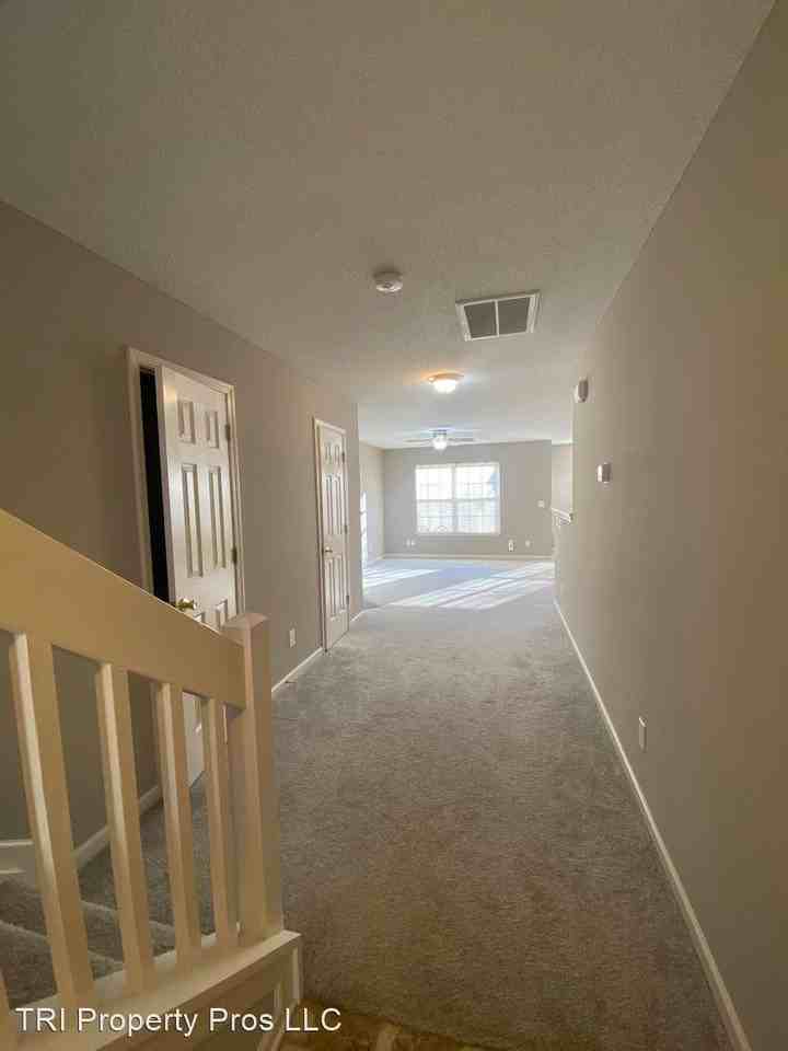 5605 Fellowship Dr - Photo 3 of 17