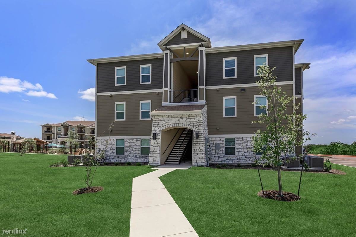 9311 FM 1560 N - Photo 3 of 47