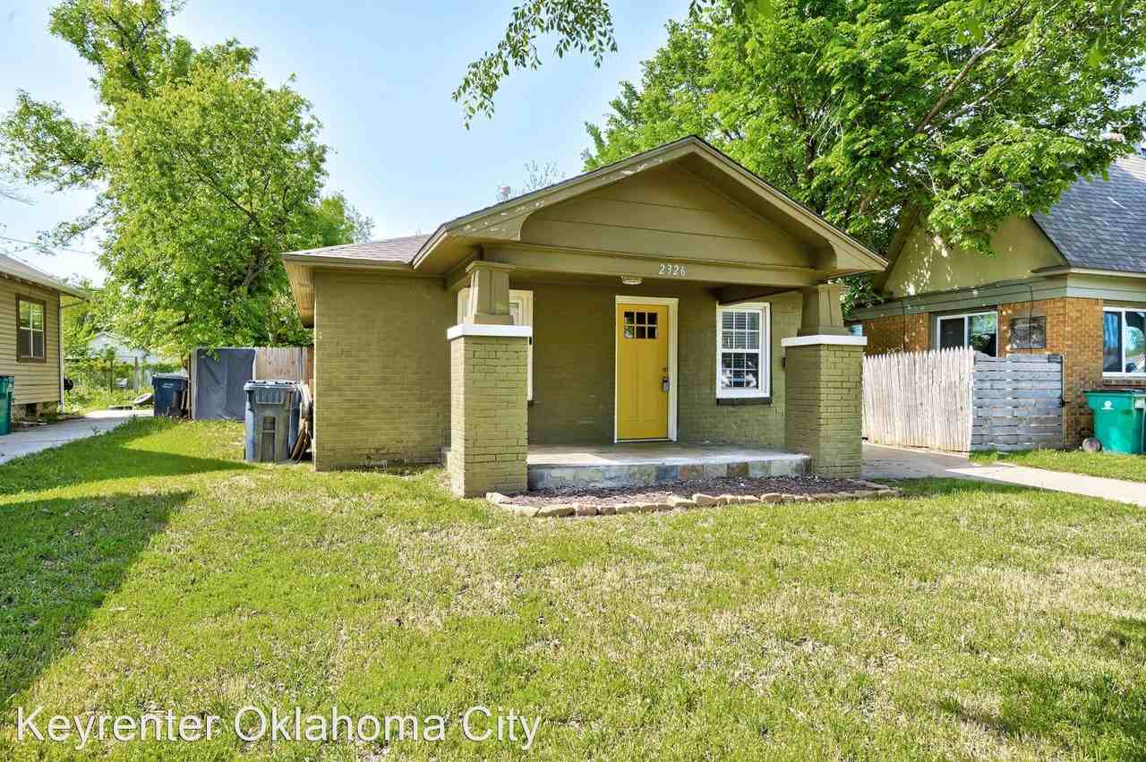 2326 Nw 19th St - Photo 3 of 32