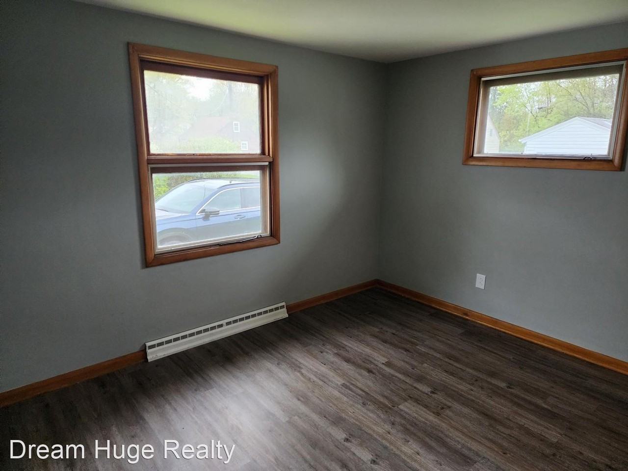 778-780 Fairlawn Ave - Photo 3 of 6