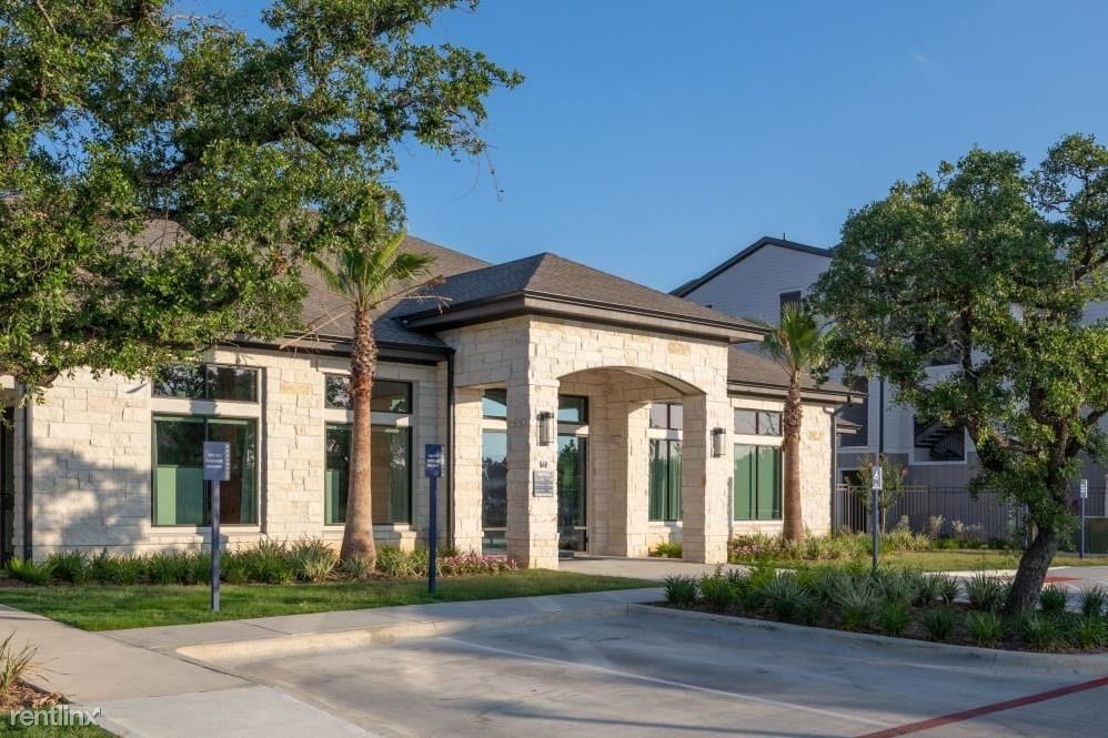 15022 Vance Jackson RD - Photo 2 of 30