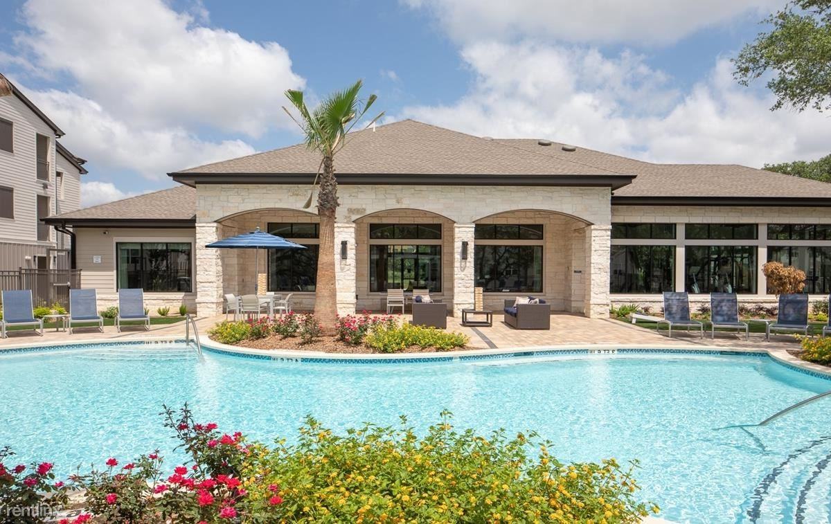 15022 Vance Jackson RD - Photo 3 of 30