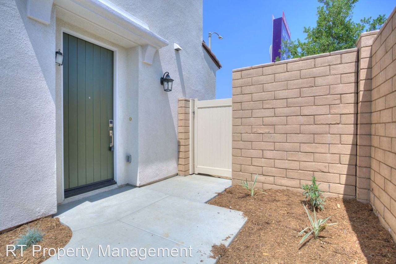 202 Bonita Ln - Photo 2 of 41