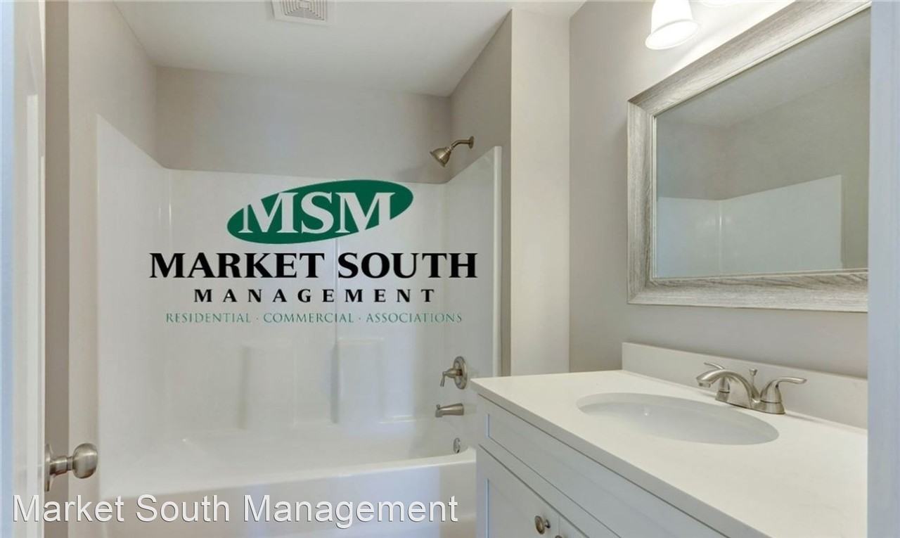 2204 Capital St - Photo 3 of 15