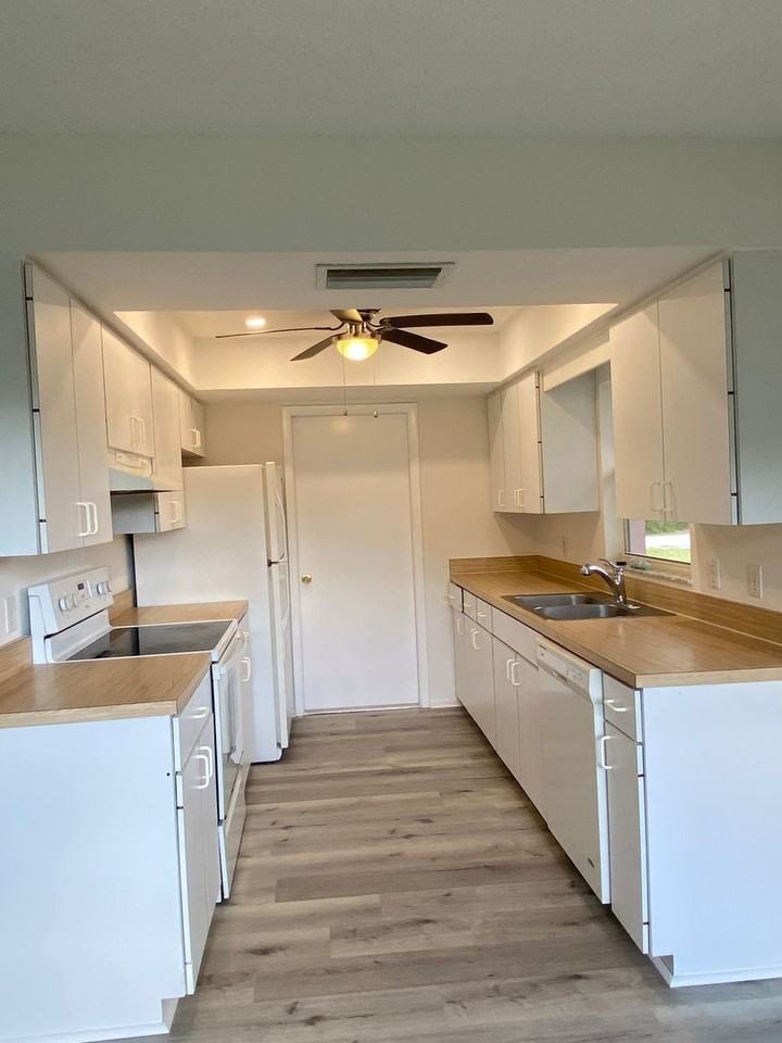 3235 Pafko Dr - Photo 2 of 17