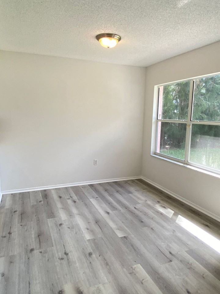 3235 Pafko Dr - Photo 3 of 17